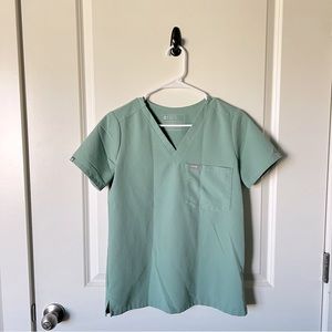 Figs TOP & BOTTOMS Scrub Set | Sage Green | XS Top, S Bottoms